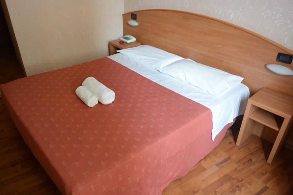 Hotel Nuovo Milán Pokoj fotografie